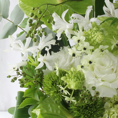 白 グリーン系アレンジメント 大阪 花屋フラワーパーティー