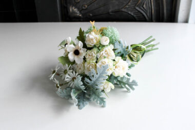 ナチュラルホワイトミニ花束／アーティフィシャル(造花)